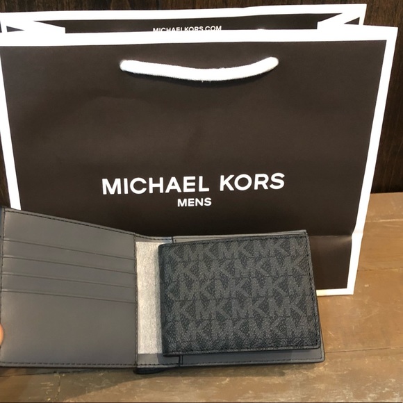 NWT Authentic Micheal Kors Signature 3-in-1 Wallet - Picture 3 of 8